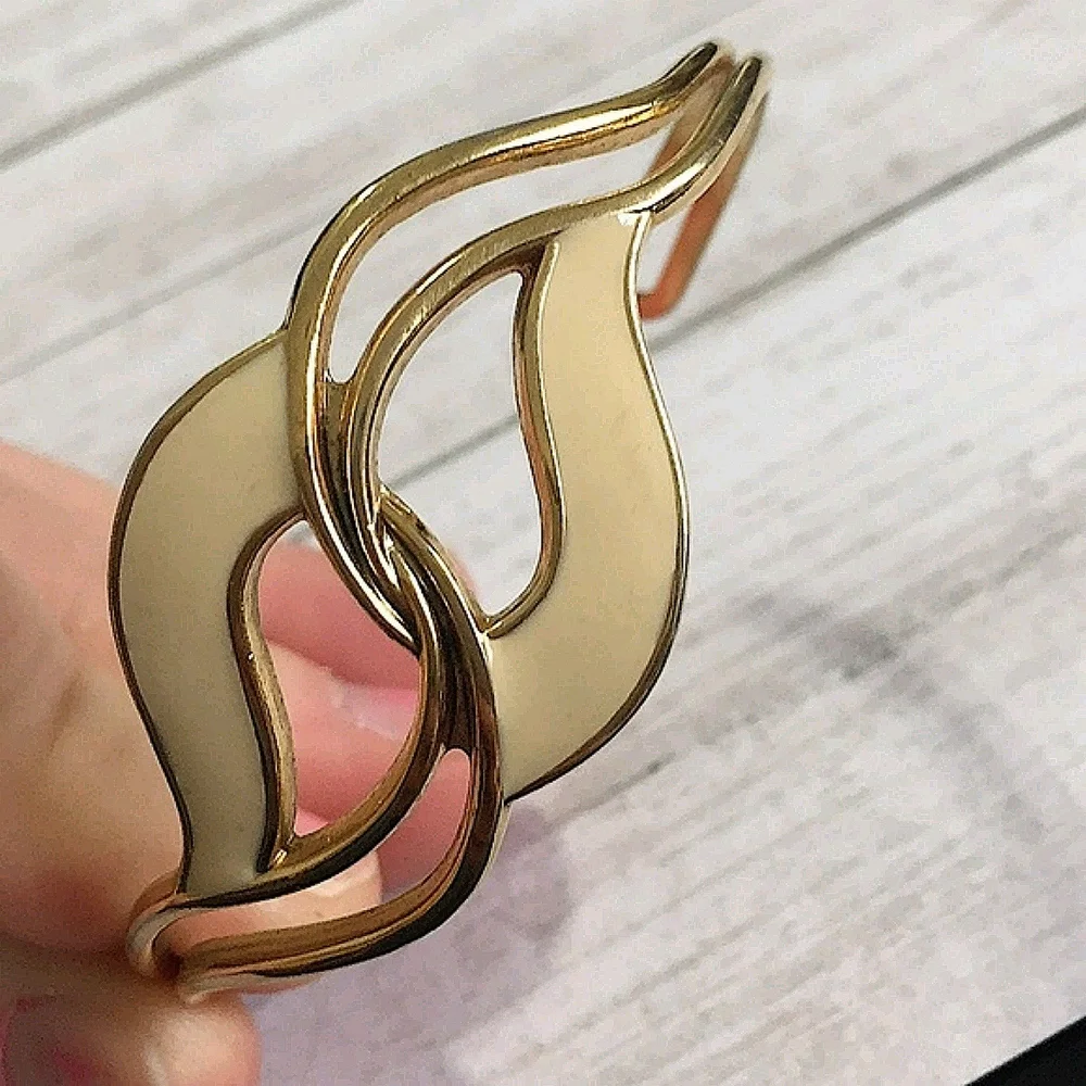 Vintage Avon Gold and enamel vintage bracelet cuff bracelet